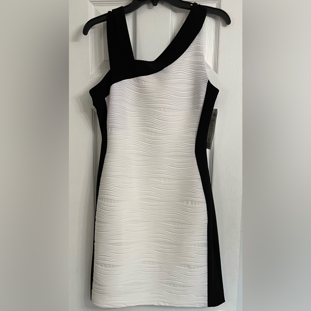 Joseph Ribkoff Asymmetrical Black and White Sleeveless Dress Size 10